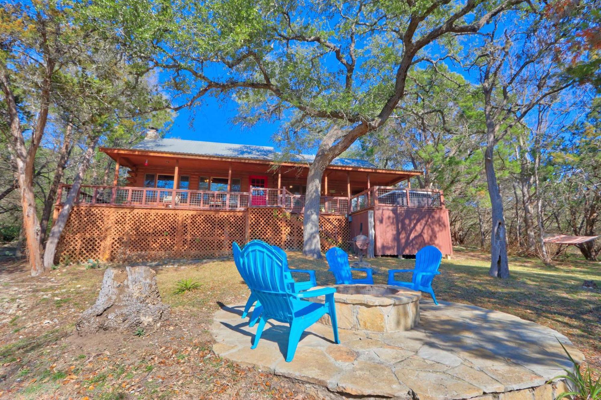Falls Log Home Wimberley Exteriör bild