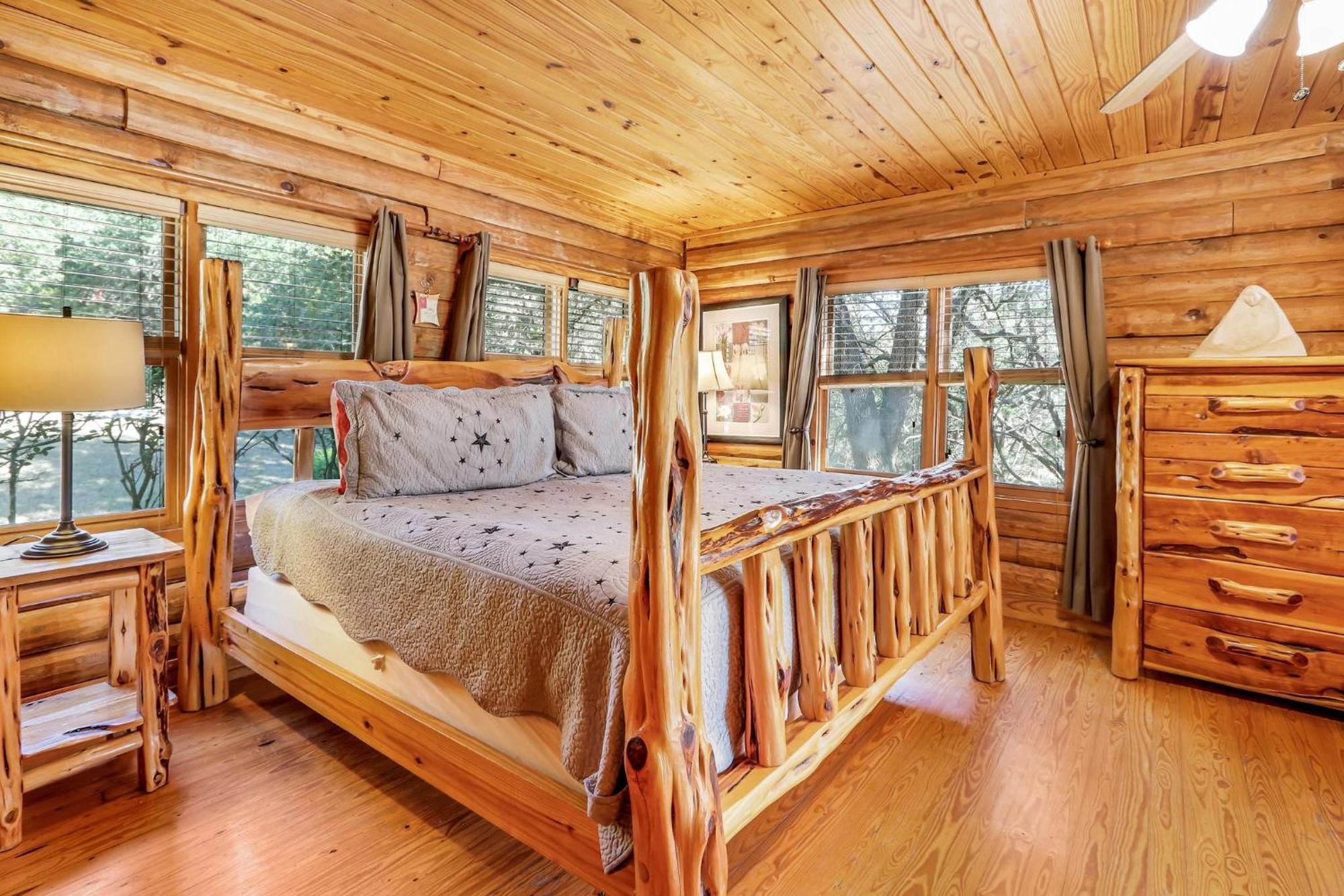 Falls Log Home Wimberley Exteriör bild